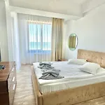 Dolce Aqua Summerland Apartament *