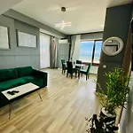 Dolce Aqua Summerland Apartament
