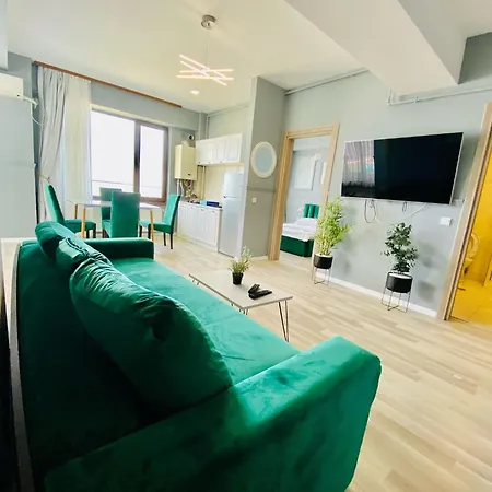 Dolce Aqua Summerland Apartment *
