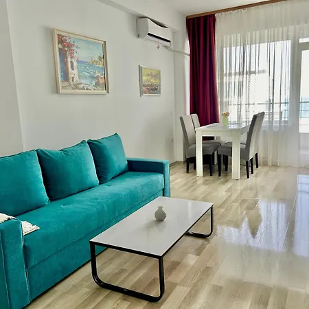 Dolce Aqua Summerland Apartment *