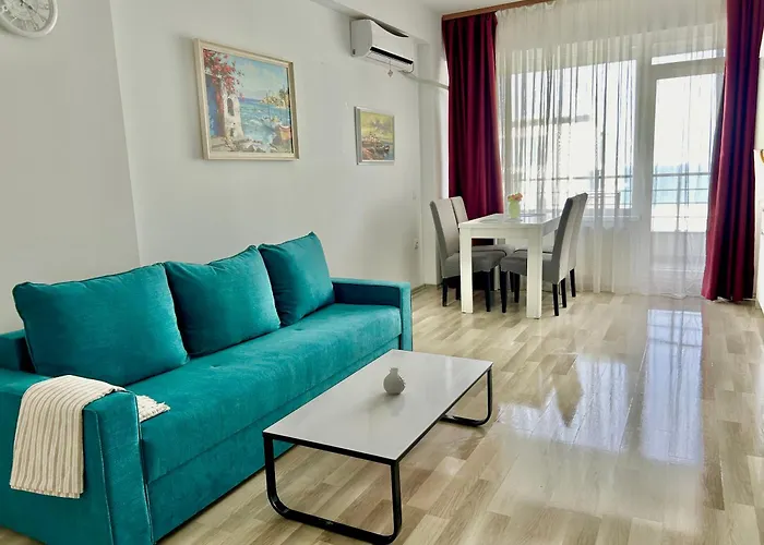 Dolce Aqua Summerland Apartment *